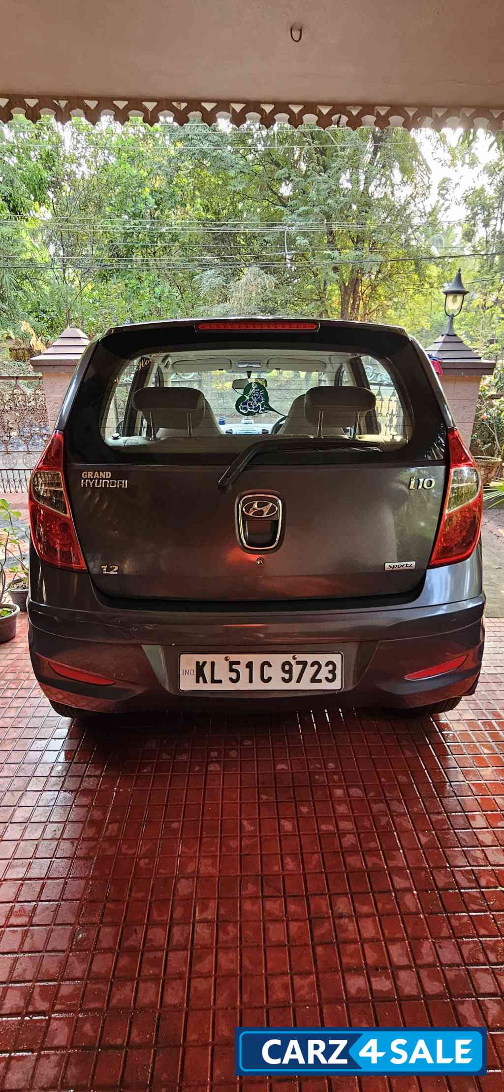 Carbon Grey Hyundai i10 Sportz 1.2 liter