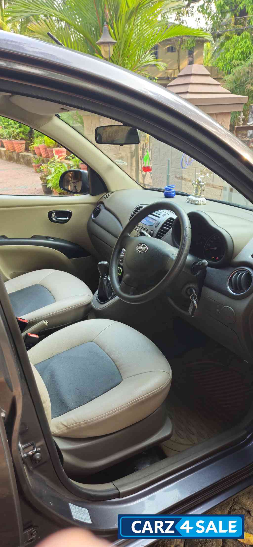 Carbon Grey Hyundai i10 Sportz 1.2 liter