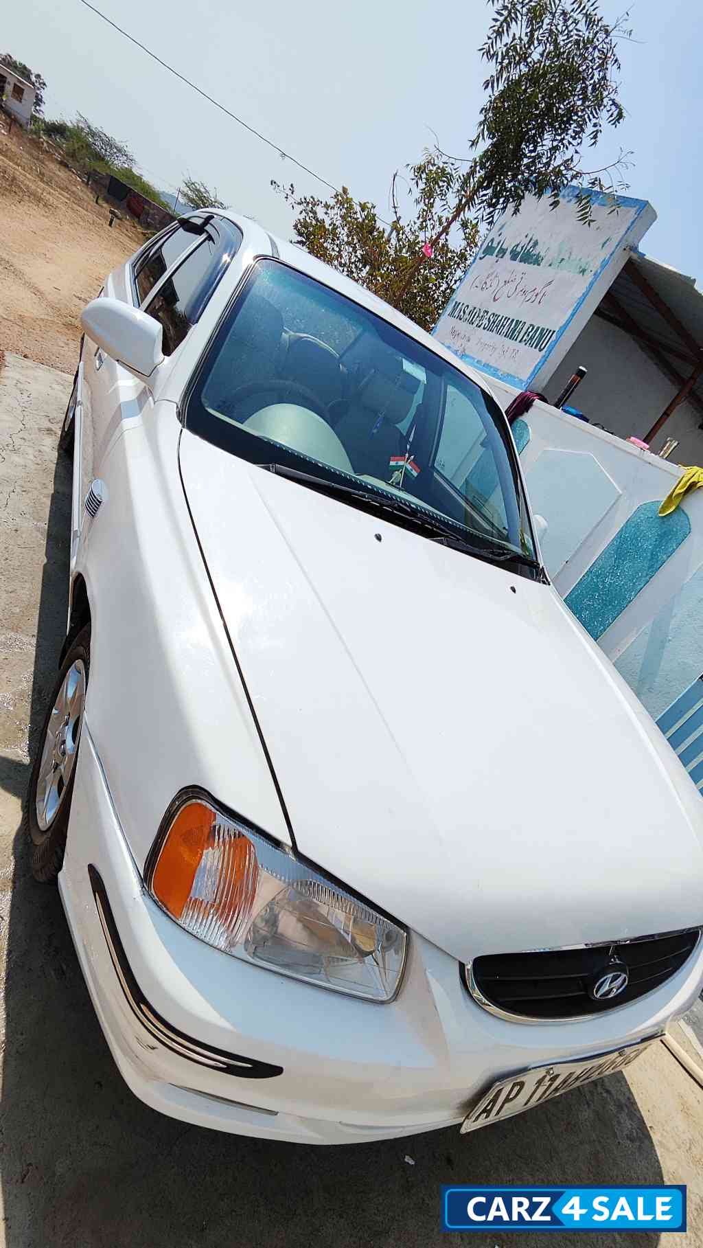 White Hyundai Accent Petrol