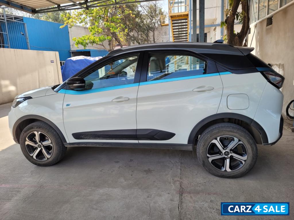 Tata Nexon Ev-XZ+LUX