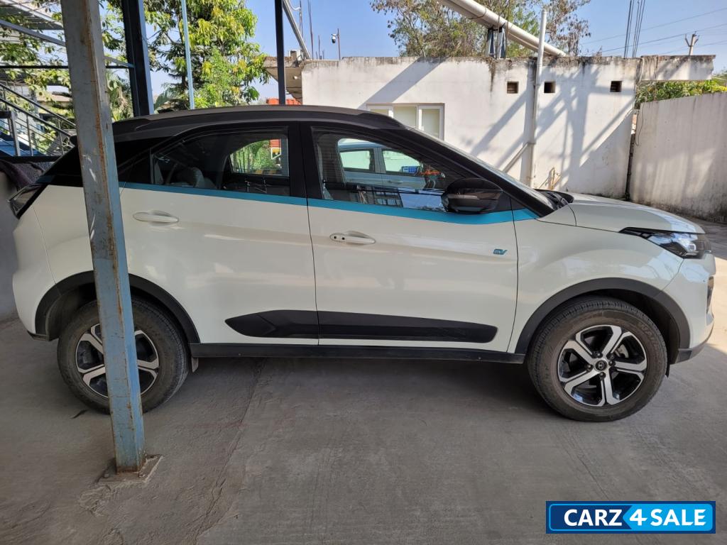 Tata Nexon Ev-XZ+LUX