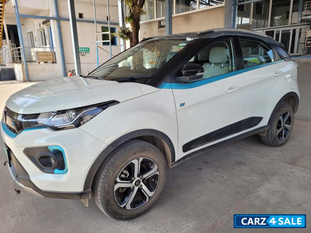 Tata Nexon Ev-XZ+LUX