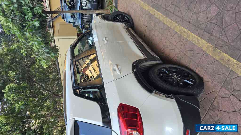 White Maruti Suzuki Vitara Brezza Zdi plus