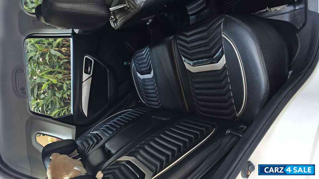 White Maruti Suzuki Vitara Brezza Zdi plus