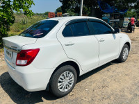White Maruti Suzuki Dzire vxi