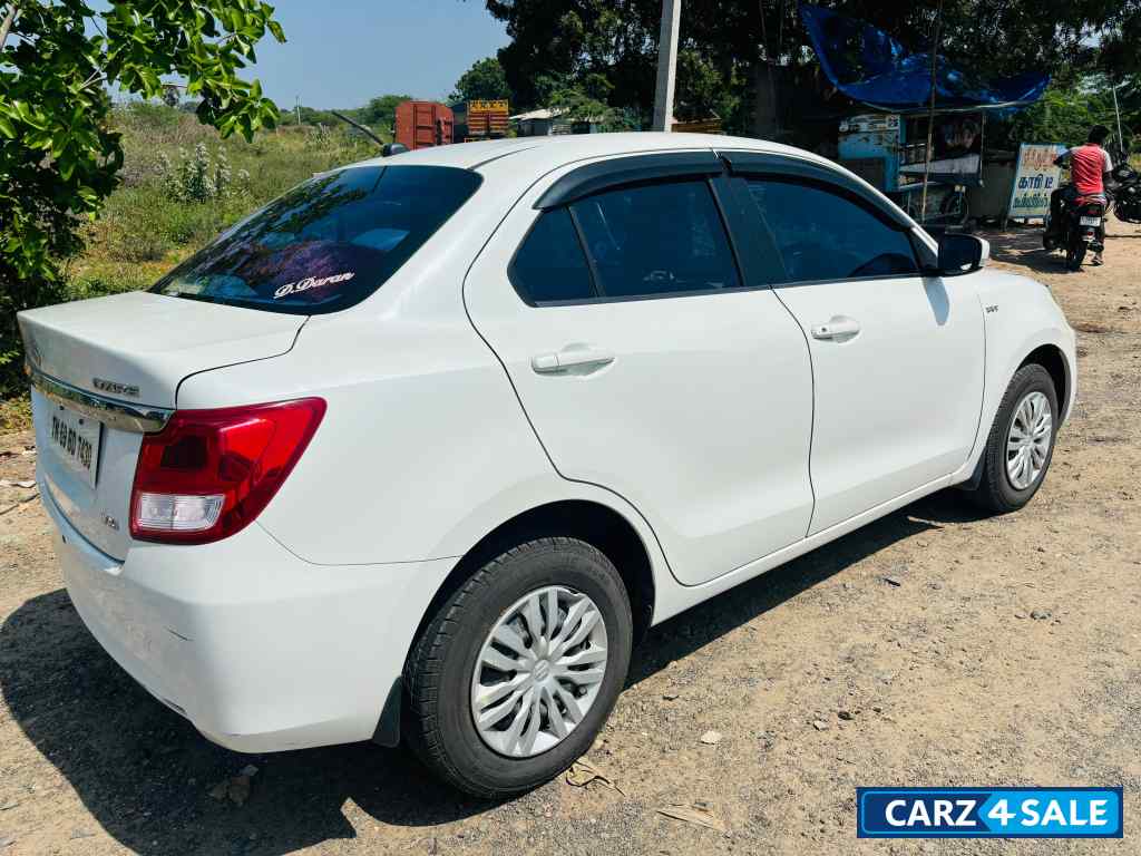White Maruti Suzuki Dzire vxi