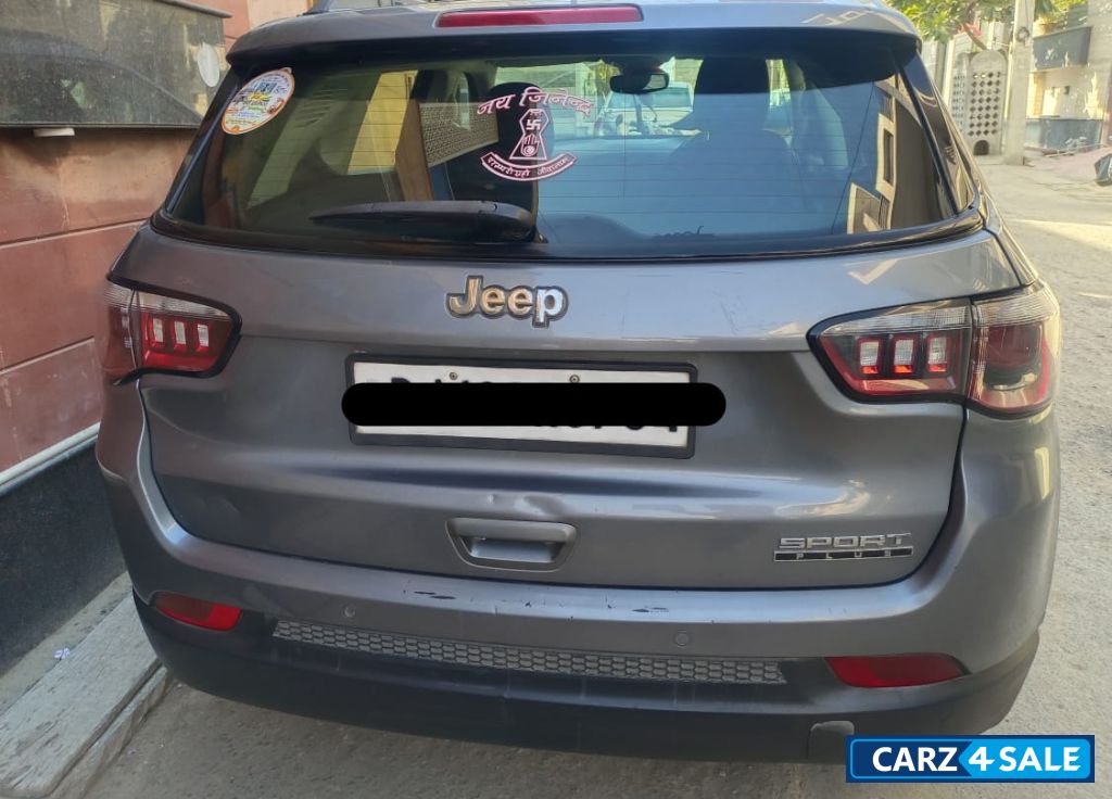 Grey Jeep Compass Sports plus