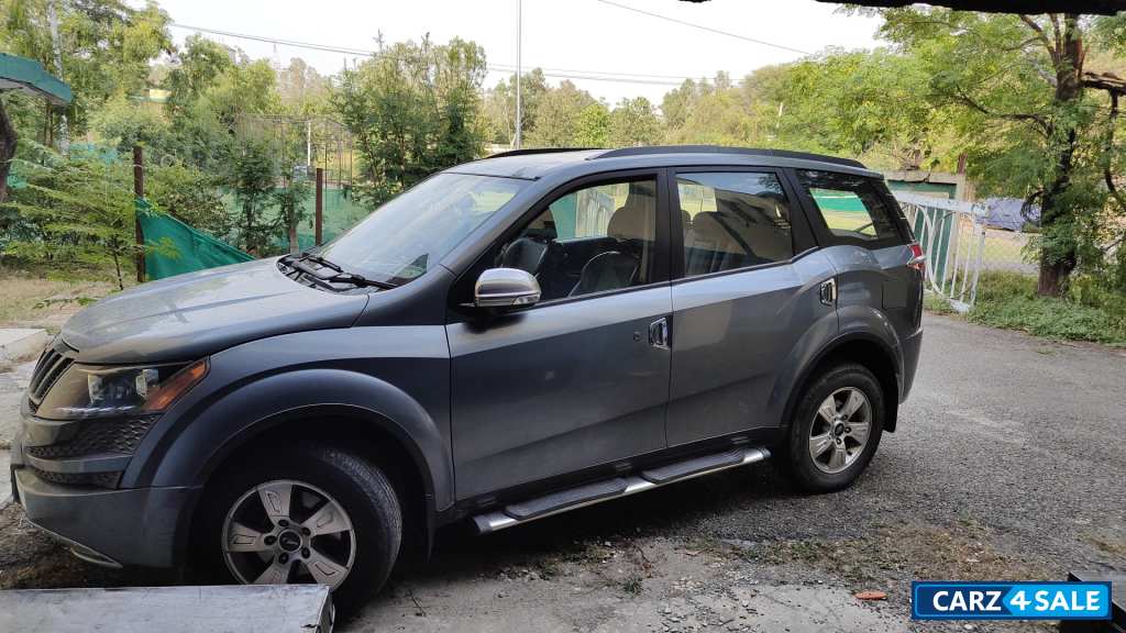 Grey Mahindra XUV 500 W8 FWD