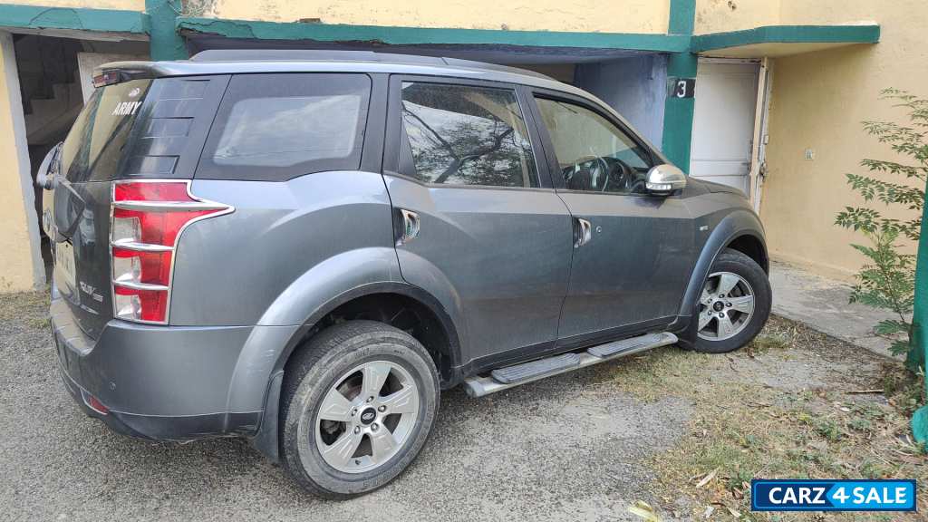 Grey Mahindra XUV 500 W8 FWD