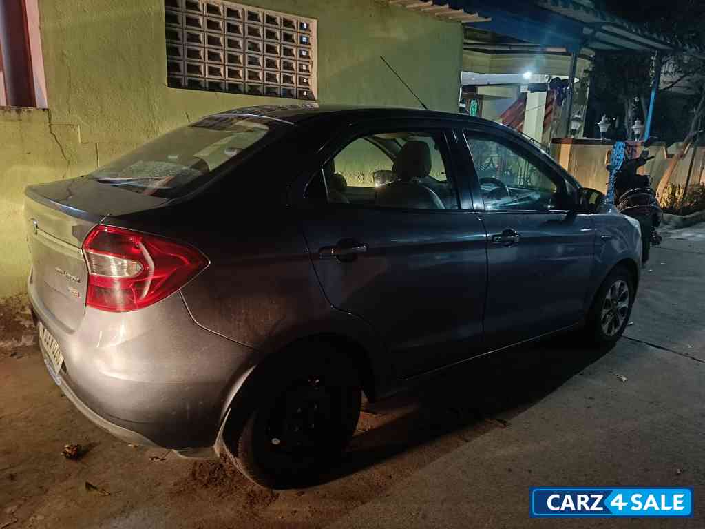 Ford Aspire titanium