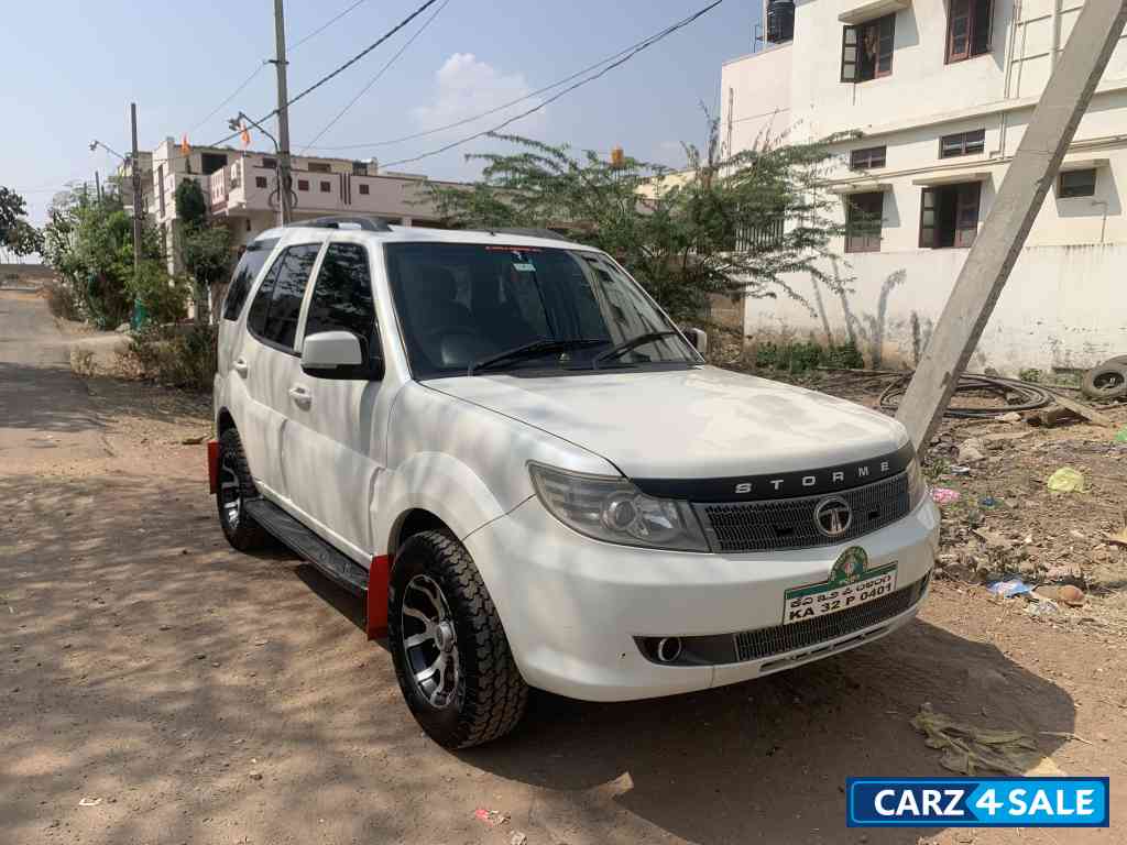 Tata Safari Storme ex