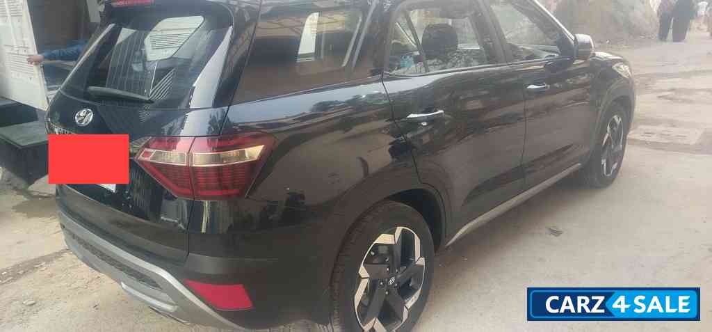 Dark Blue Hyundai Alcazar 1.5 MT Signature dual tone diesel