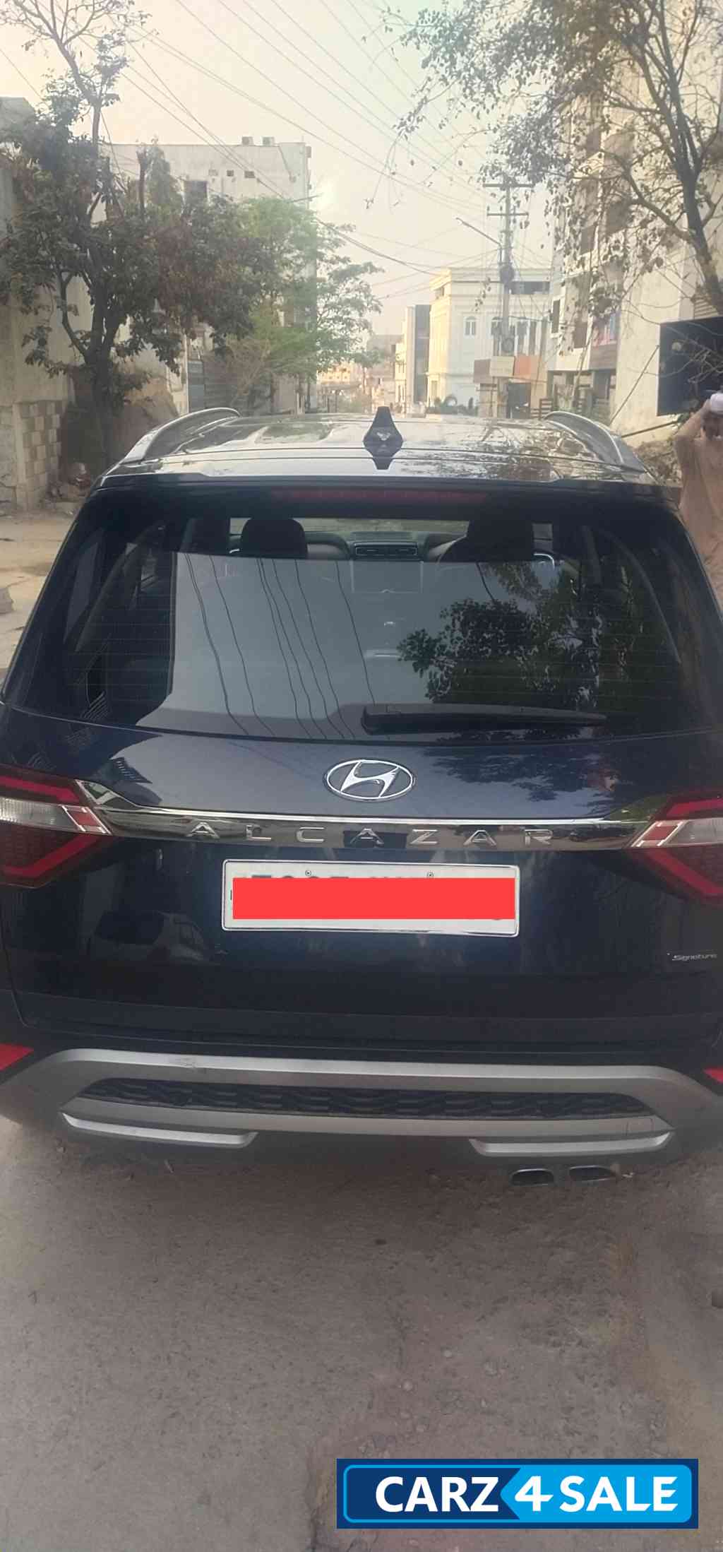 Dark Blue Hyundai Alcazar 1.5 MT Signature dual tone diesel