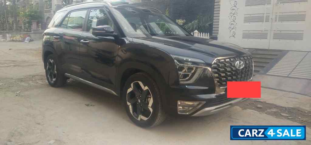 Dark Blue Hyundai Alcazar 1.5 MT Signature dual tone diesel