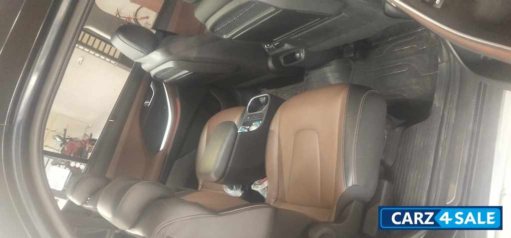 Dark Blue Hyundai Alcazar 1.5 MT Signature dual tone diesel