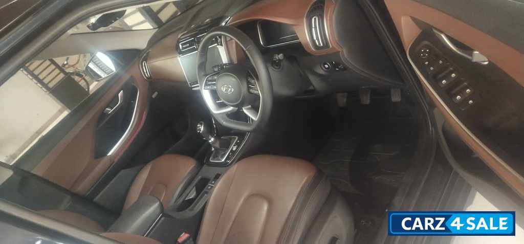 Dark Blue Hyundai Alcazar 1.5 MT Signature dual tone diesel