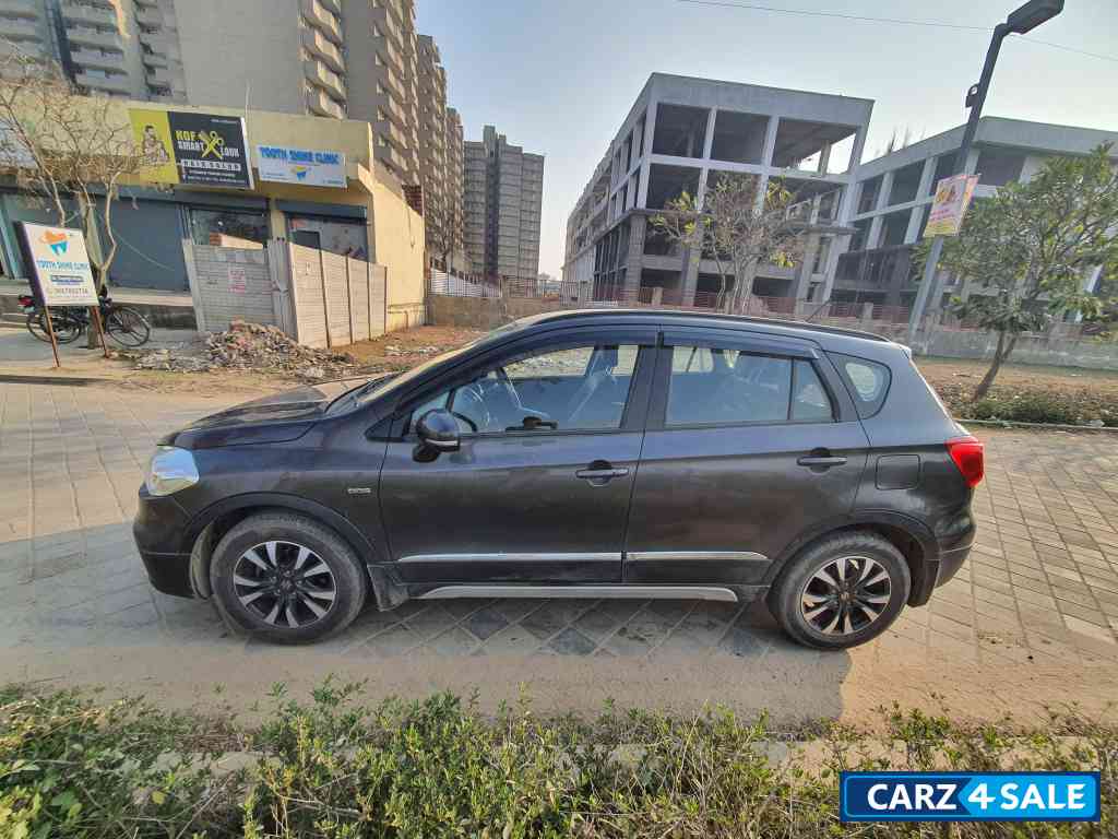 Maruti Suzuki S-Cross Zeta1.3