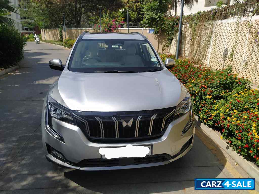 Dazzling Silver Mahindra XUV700 AX7 Diesel AT 7 STR