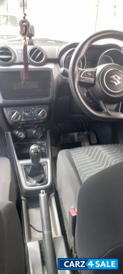 Maruti Suzuki Swift Vxi