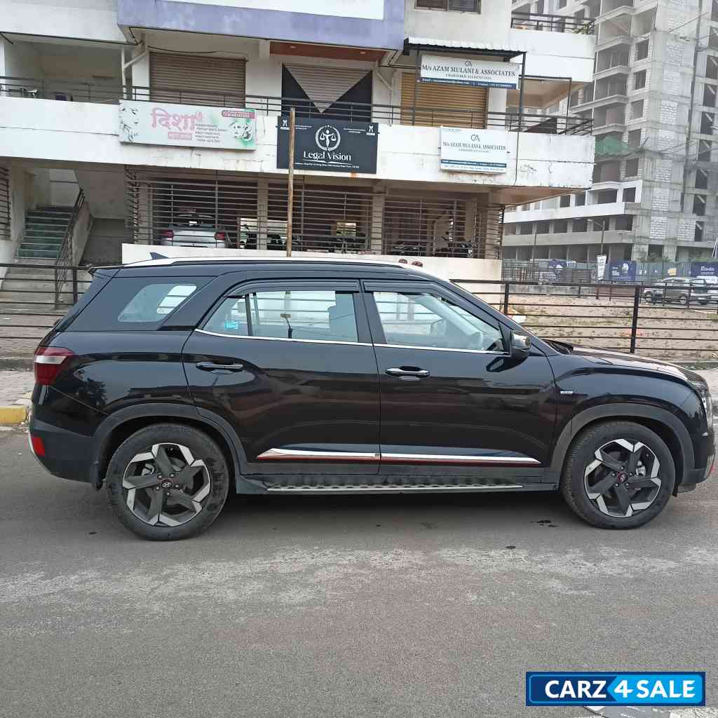 Black Hyundai Alcazar Platinum O 7 seater Diesel AT