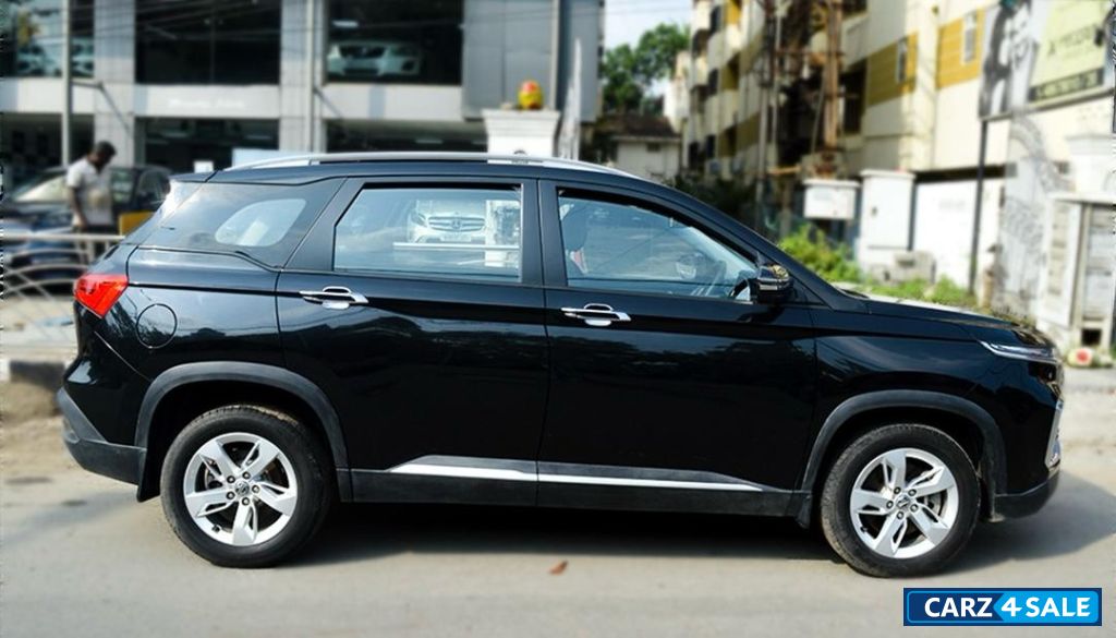 Black MG Hector 1.5 Super