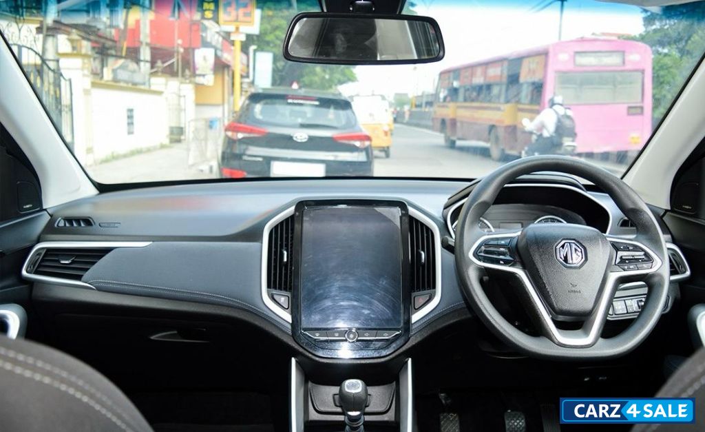 Black MG Hector 1.5 Super