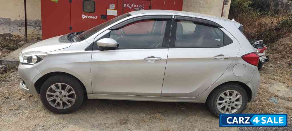 Silver Tata Tiago Xz
