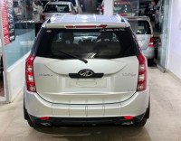 Mahindra XUV 500 W8