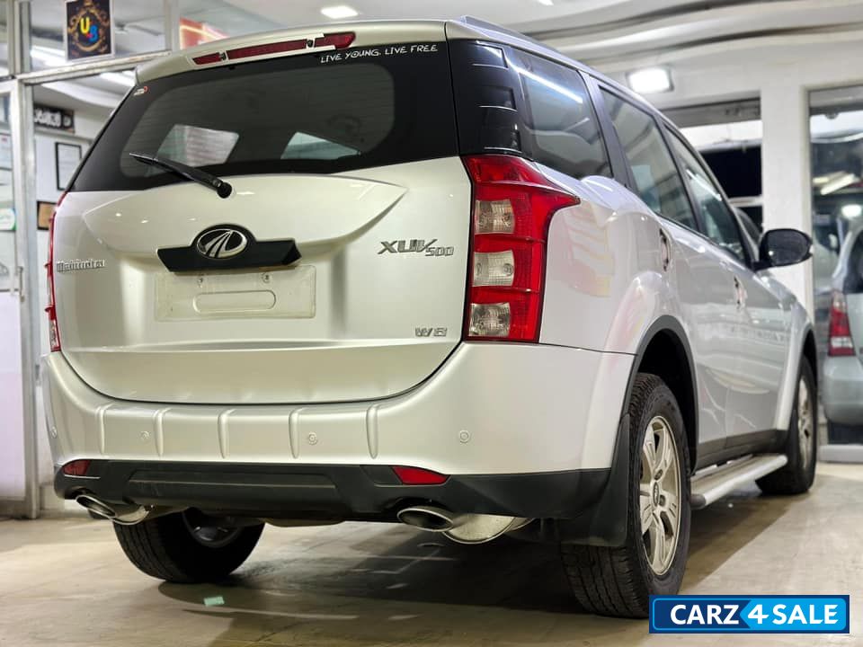 Mahindra XUV 500 W8