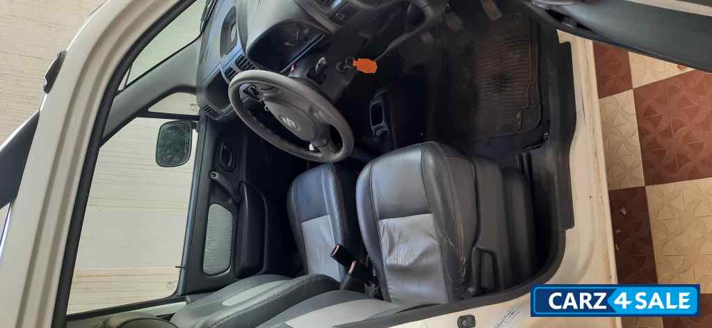 Saloon White Maruti Suzuki Wagon R LXI BS lll