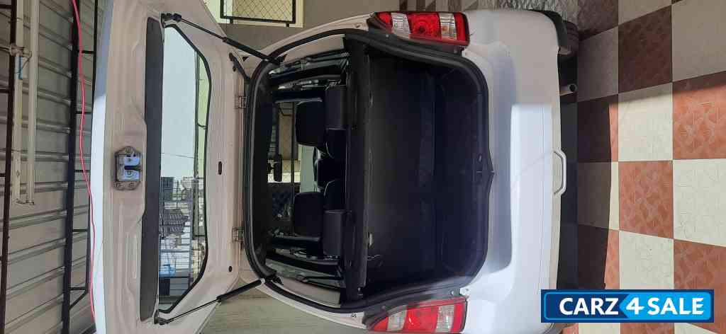 Saloon White Maruti Suzuki Wagon R LXI BS lll
