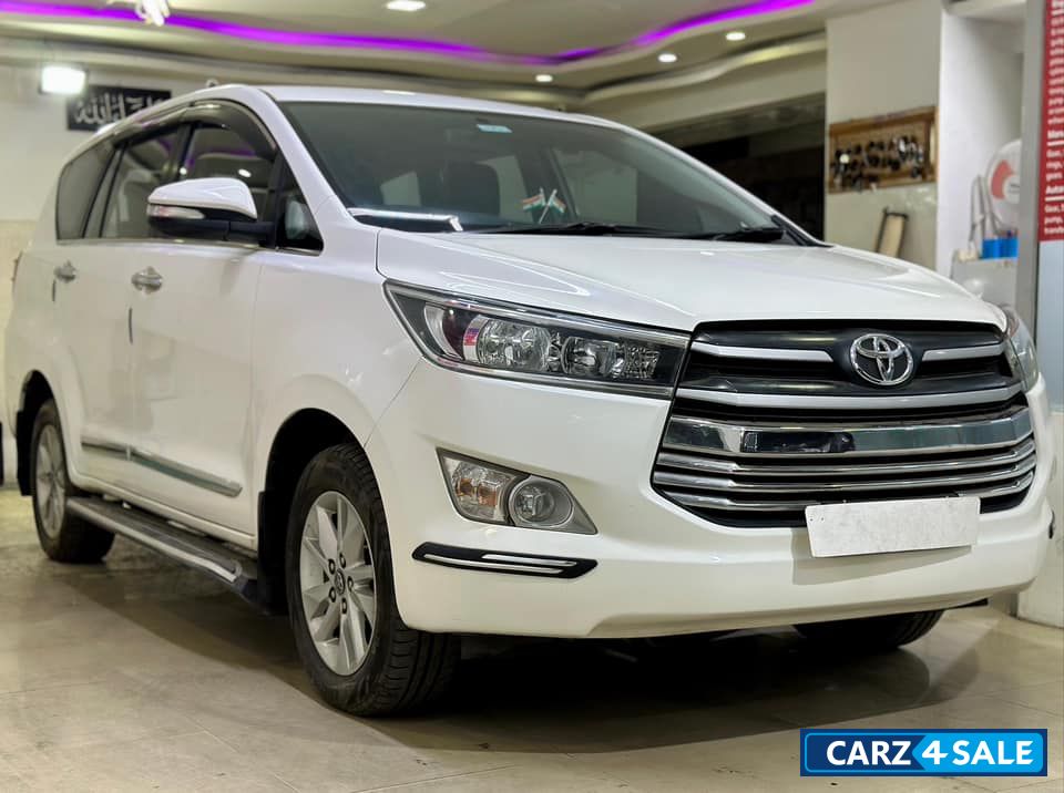 Toyota Innova GX AT