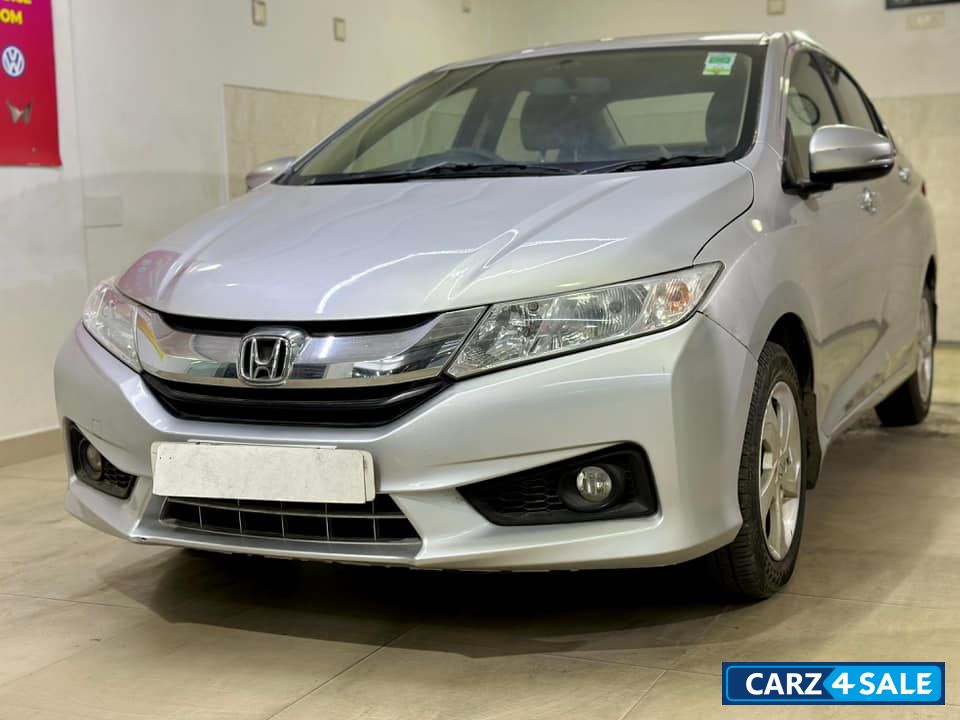 Honda City V iD-TEC MT DIESEL