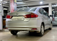 Honda City V iD-TEC MT DIESEL