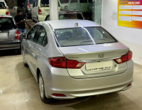 Honda City V iD-TEC MT DIESEL