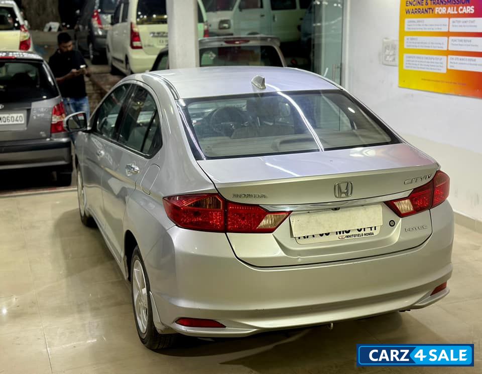 Honda City V iD-TEC MT DIESEL