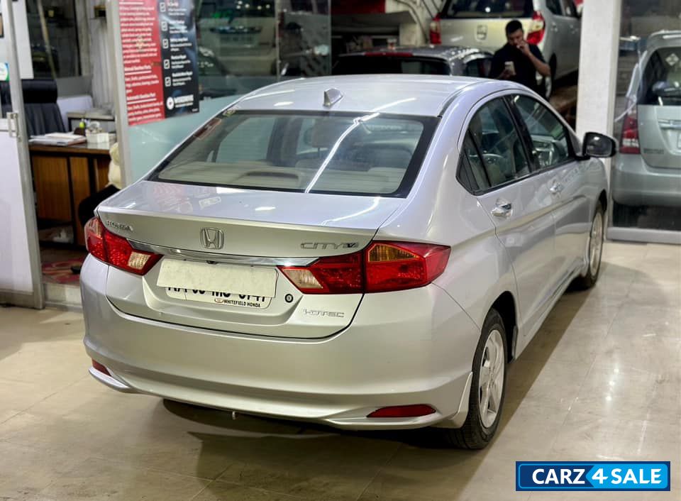 Honda City V iD-TEC MT DIESEL