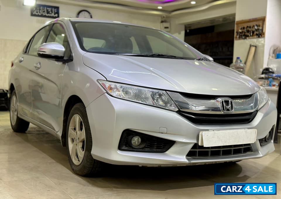 Honda City V iD-TEC MT DIESEL