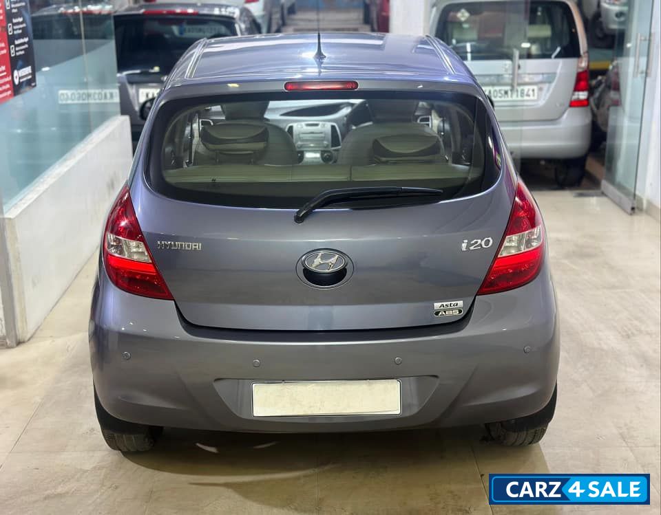 Hyundai i20 ASTA WITH SUNROOF VTVT MT