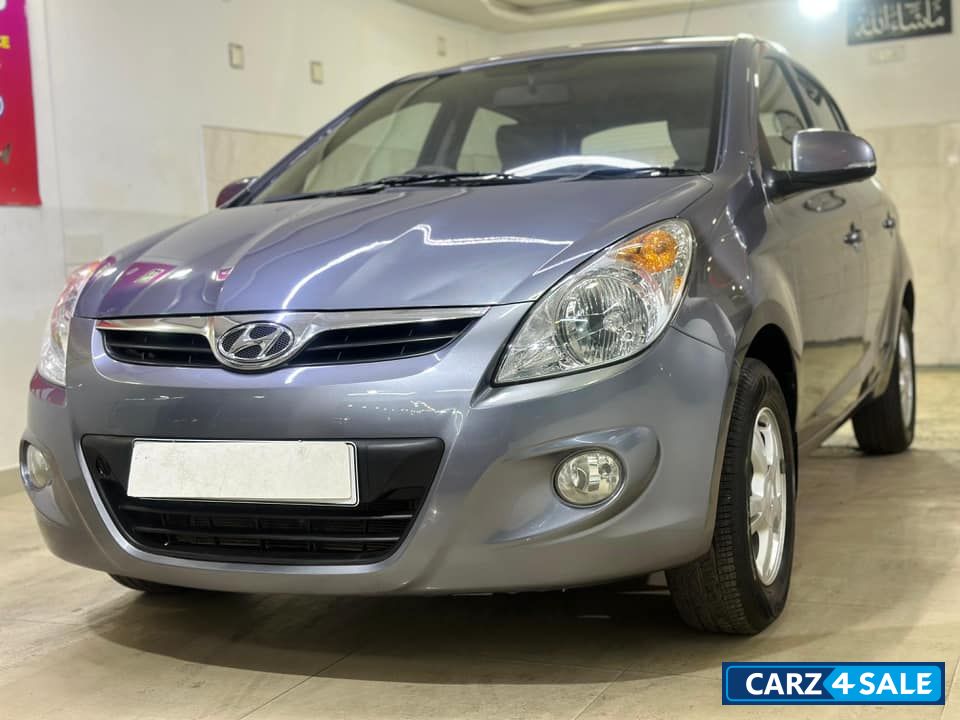 Hyundai i20 ASTA WITH SUNROOF VTVT MT