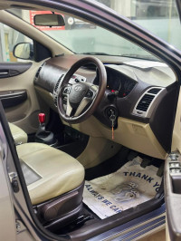 Hyundai i20 ASTA WITH SUNROOF VTVT MT