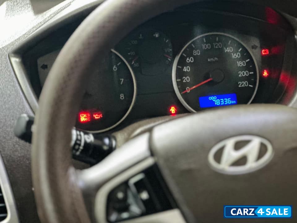 Hyundai i20 ASTA WITH SUNROOF VTVT MT