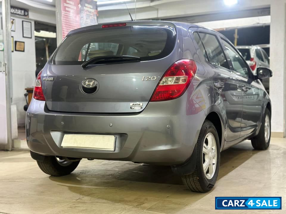 Hyundai i20 ASTA WITH SUNROOF VTVT MT