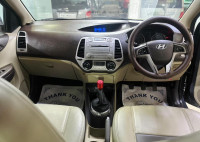 Hyundai i20 ASTA WITH SUNROOF VTVT MT