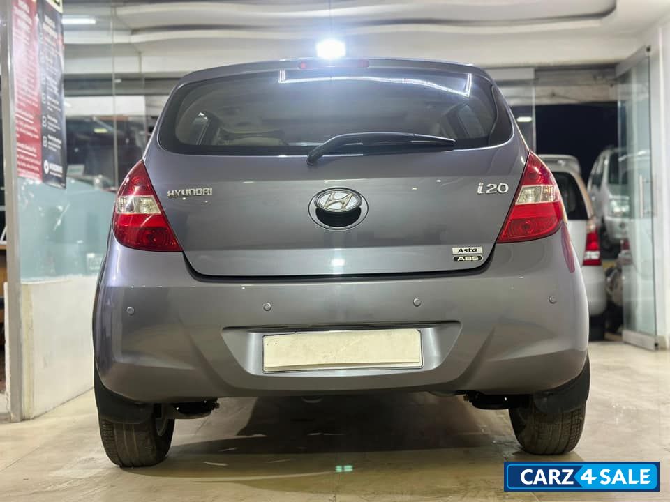 Hyundai i20 ASTA WITH SUNROOF VTVT MT