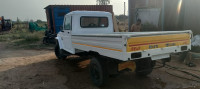 White Mahindra Bolero Maxi truck plus