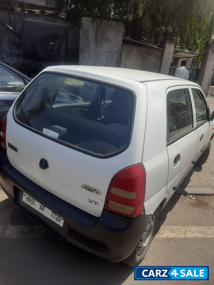 White Maruti Suzuki Alto Lxi