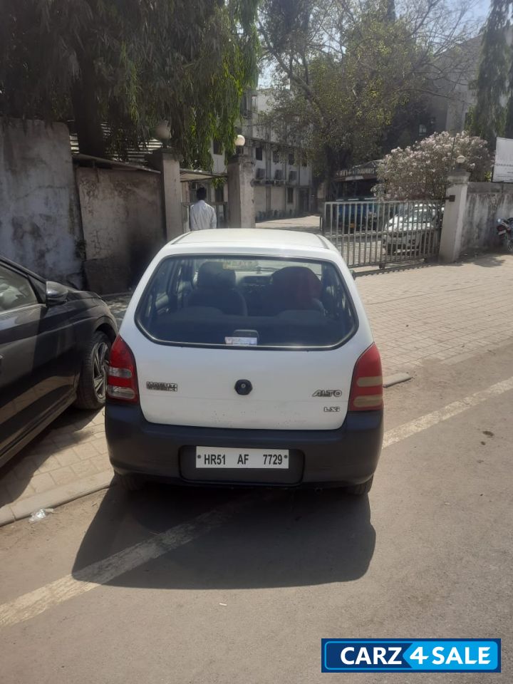 White Maruti Suzuki Alto Lxi