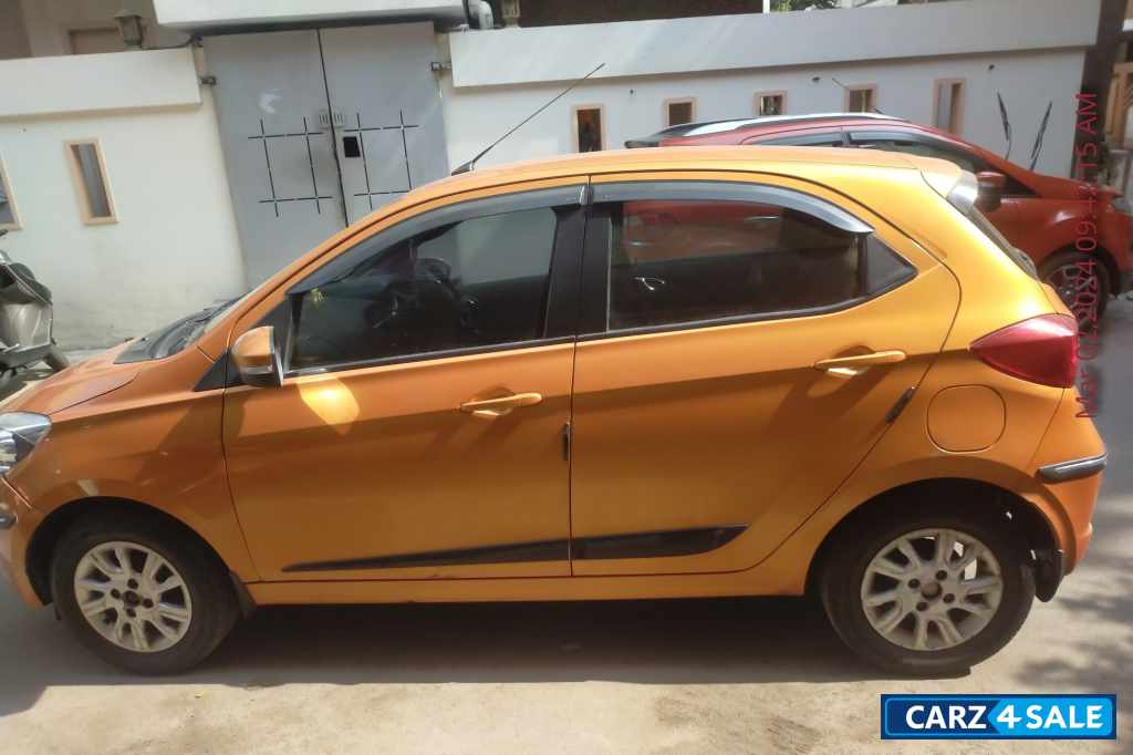 Orange Tata  Tata Tiago xz