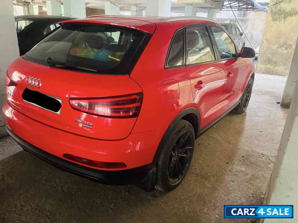 Audi Q3 Audi Q3 35 TDI Premium + Sunroof